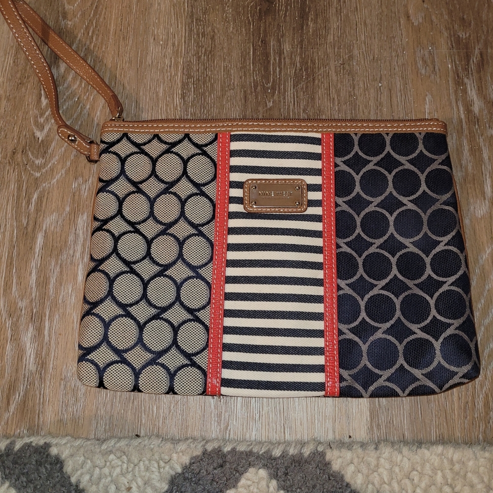 NWOT Nine West Wristlet